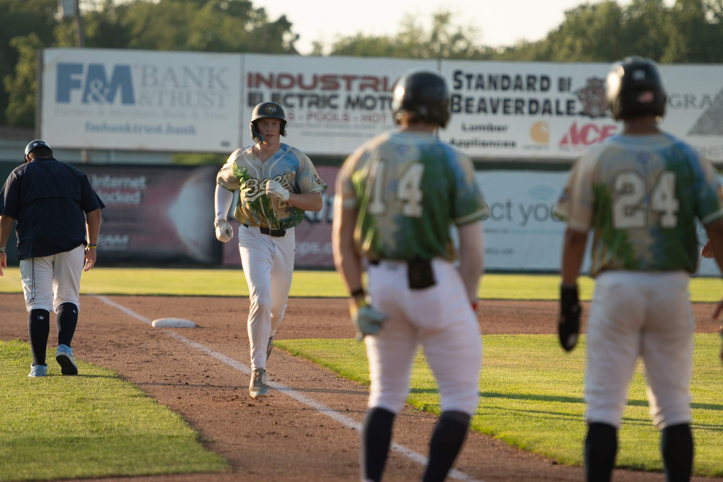 Bees Use a Pair of Five Run Innings to Defeat Dans